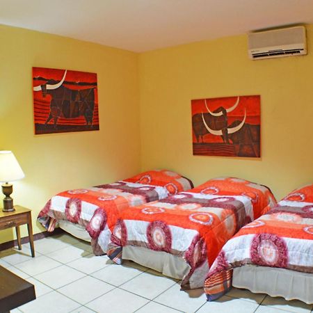Hotel Plaza Cosiguina チナンデガ エクステリア 写真
