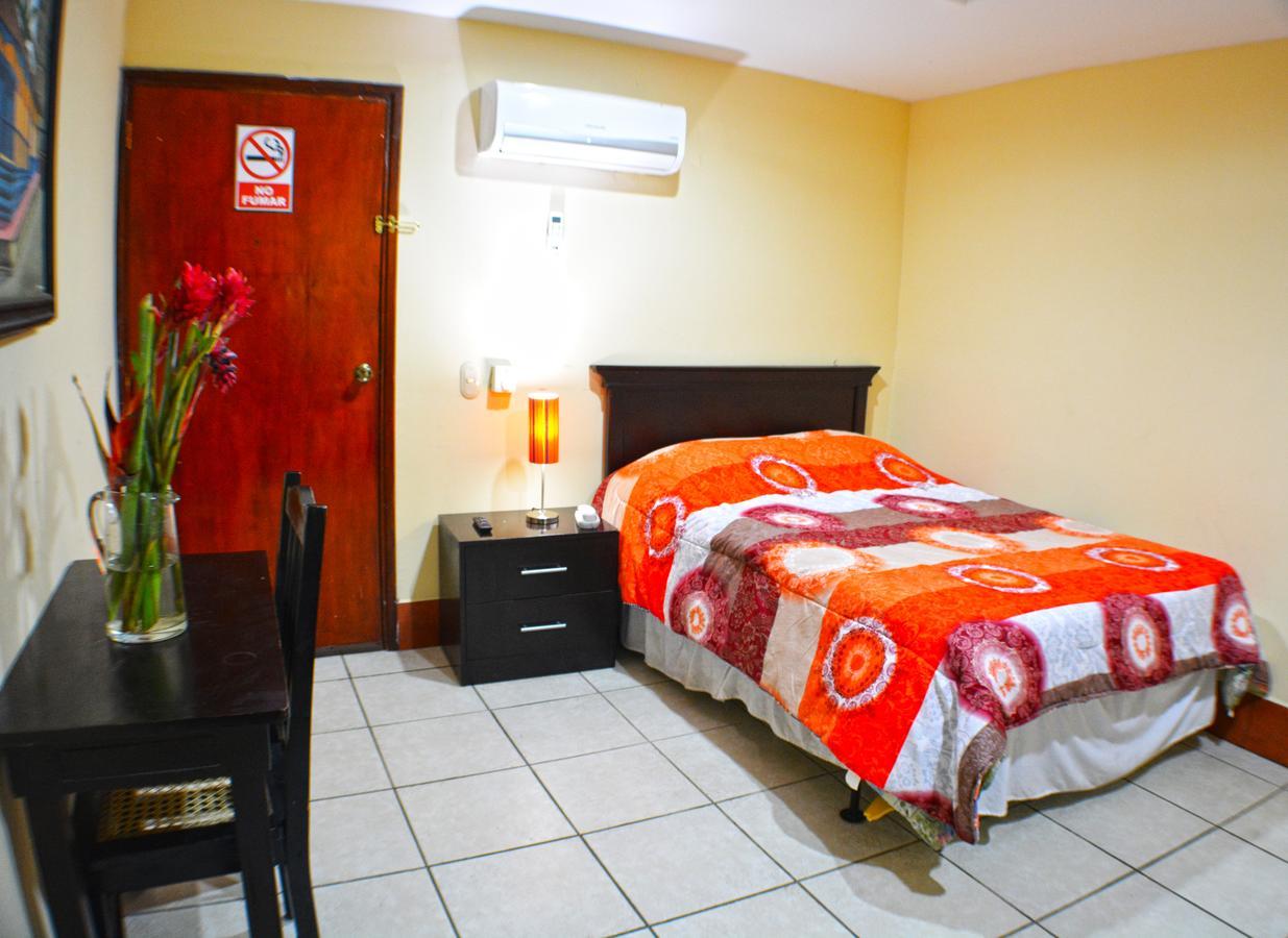 Hotel Plaza Cosiguina チナンデガ エクステリア 写真